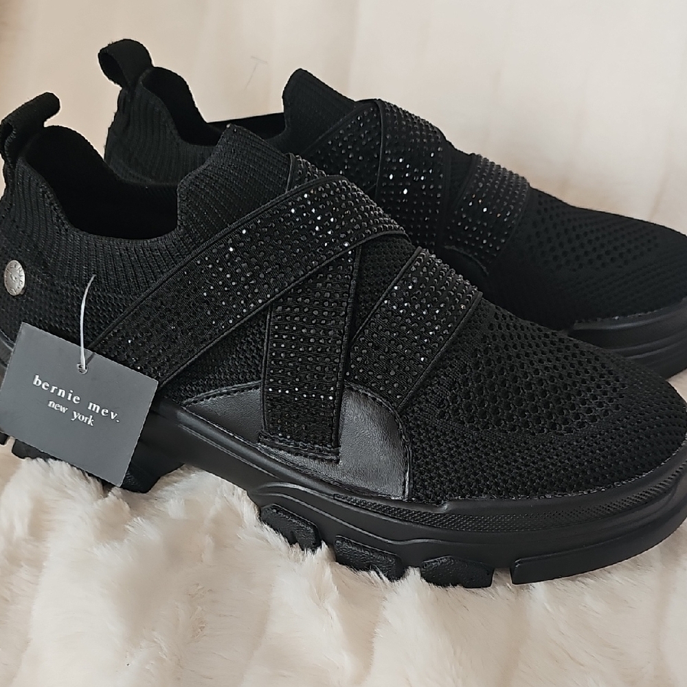 bernie mev. Black Slip-On Shoes